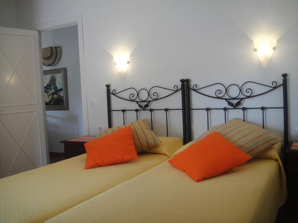 Casa La Felicidad Hotel Chiclana de la Frontera Room photo